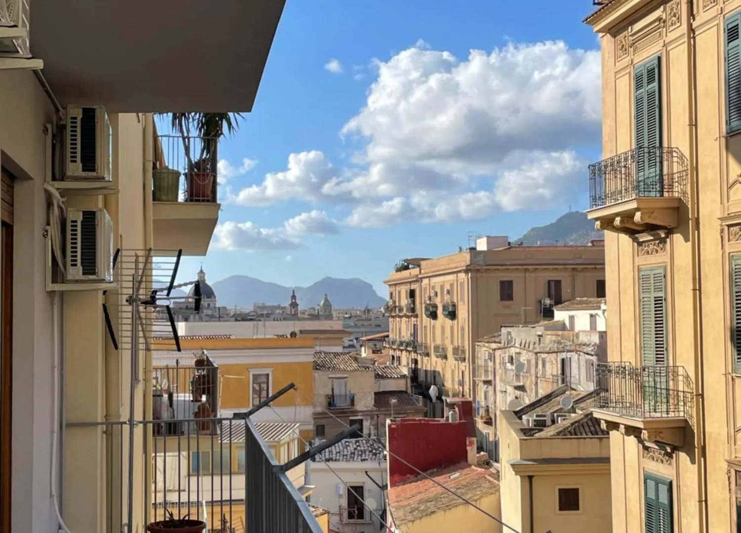 Lucky House Daire Palermo İtalya