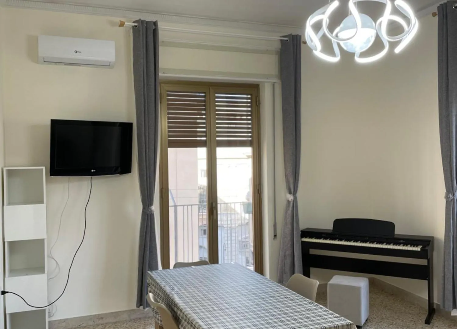 Lucky House Daire Palermo 0*,  İtalya